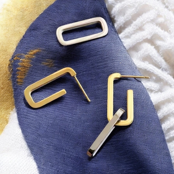 🆕️Minimalist Chic Two Tone C Hoop Earrings 18K Gold Plated Stainless Steel - Picture 12 of 12